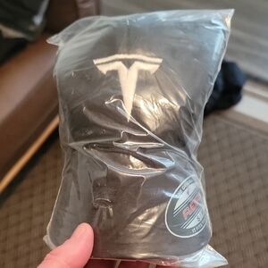 Black Tesla Cap